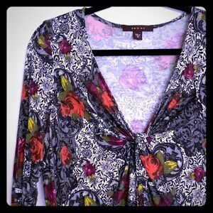 Fever roses and lace print v-neck drape 🌿